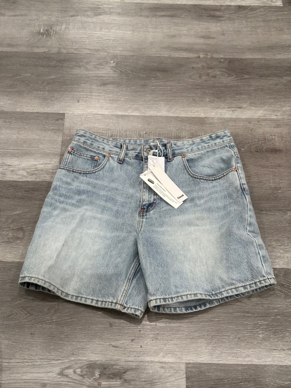 Elwood Denim Shorts Pale Indigo Distressed Mens 32 NWT